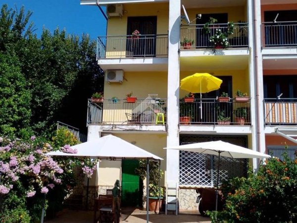 casa indipendente in vendita a Giffoni Sei Casali in zona Capitignano