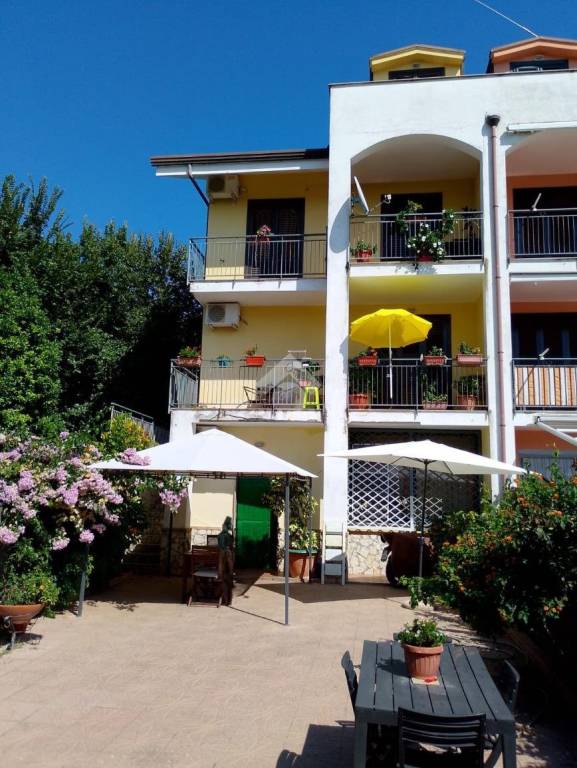 casa indipendente in vendita a Giffoni Sei Casali in zona Capitignano