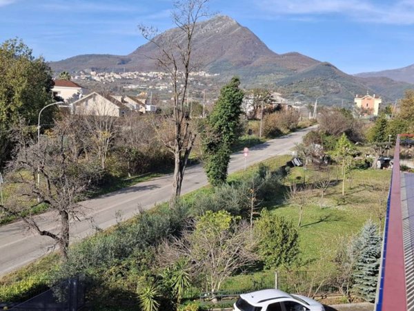 appartamento in vendita a Giffoni Sei Casali in zona Capitignano