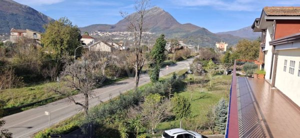 appartamento in vendita a Giffoni Sei Casali in zona Capitignano