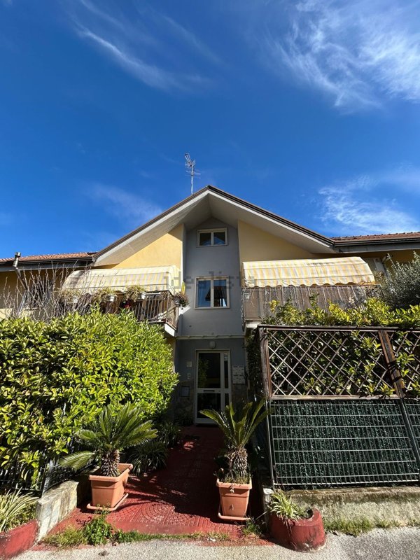 appartamento in vendita a Giffoni Sei Casali in zona Capitignano