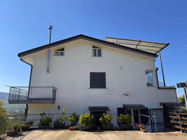 casa indipendente in vendita a Giffoni Sei Casali
