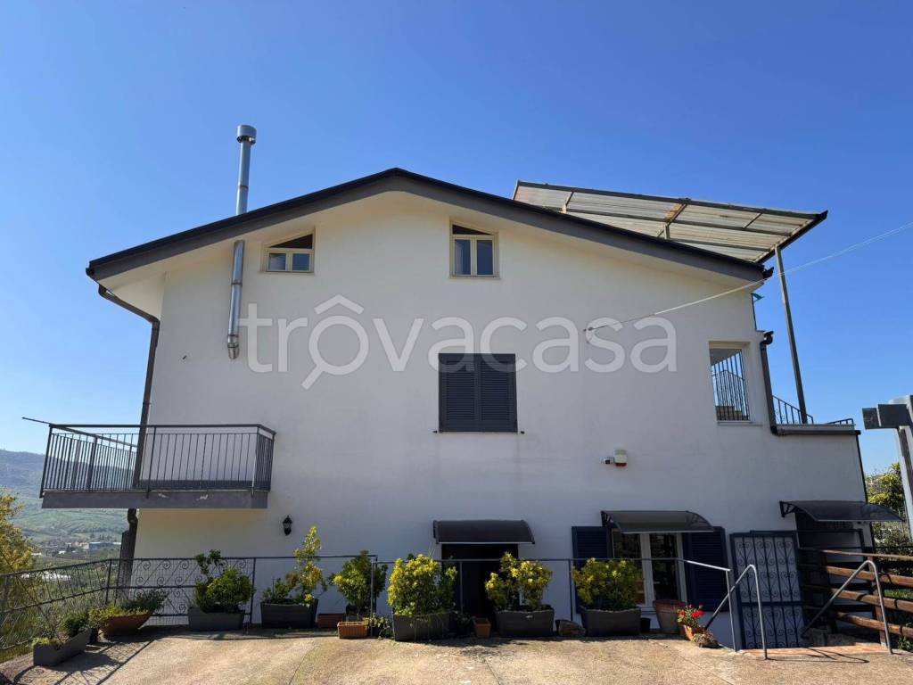 casa indipendente in vendita a Giffoni Sei Casali in zona Malche