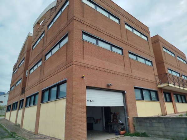 negozio in vendita a Giffoni Sei Casali