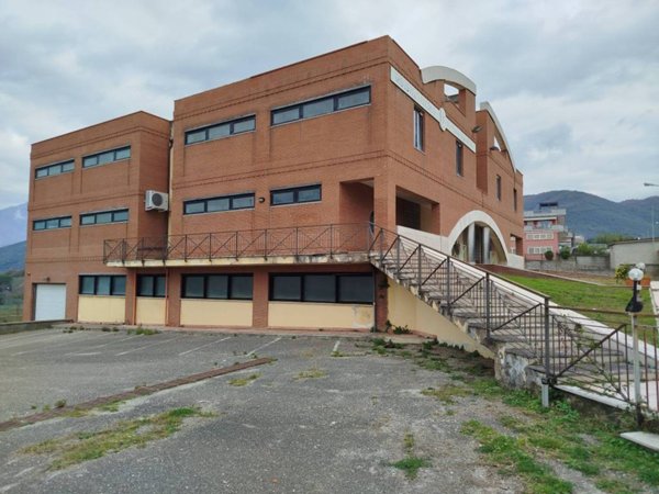 negozio in vendita a Giffoni Sei Casali