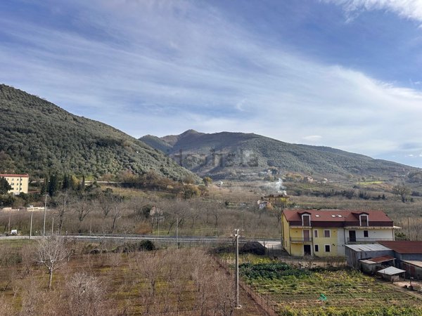 appartamento in vendita a Giffoni Sei Casali in zona Prepezzano