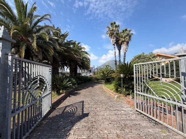 casa indipendente in vendita a Giffoni Sei Casali