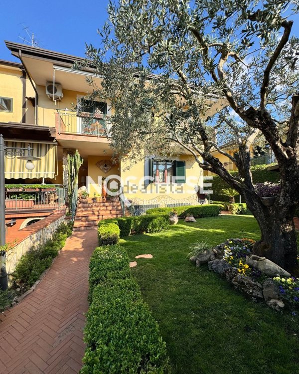 casa indipendente in vendita a Giffoni Sei Casali in zona Malche
