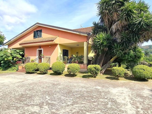 casa indipendente in vendita a Giffoni Sei Casali
