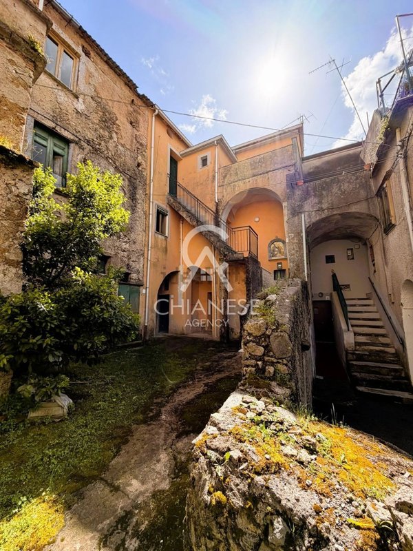 casa indipendente in vendita a Giffoni Sei Casali in zona Sieti
