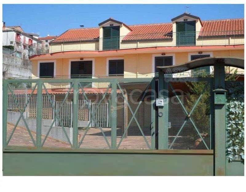 appartamento in vendita a Giffoni Sei Casali in zona Capitignano