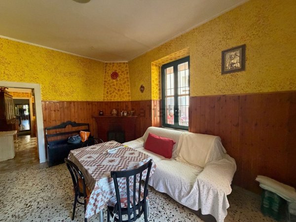 casa indipendente in vendita a Giffoni Sei Casali in zona Prepezzano