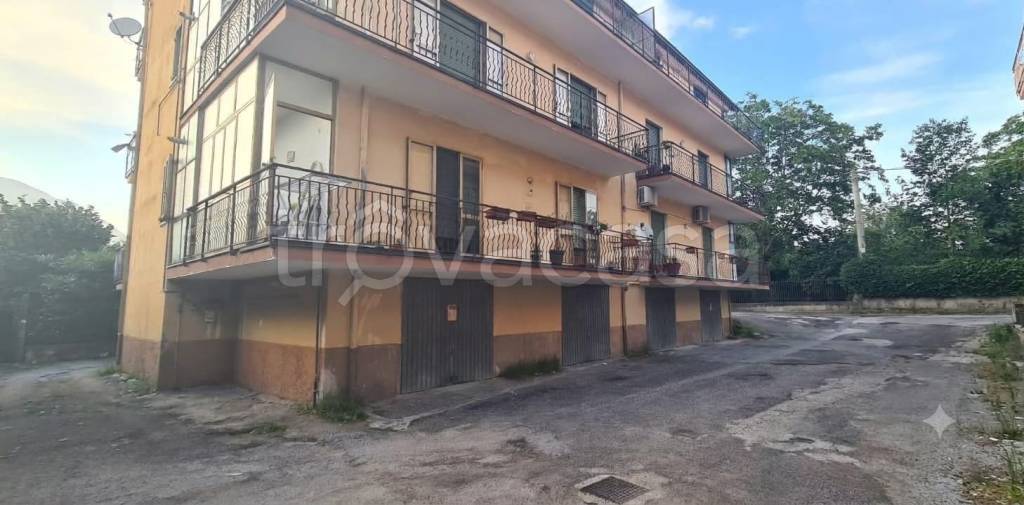 appartamento in vendita a Giffoni Sei Casali in zona Malche
