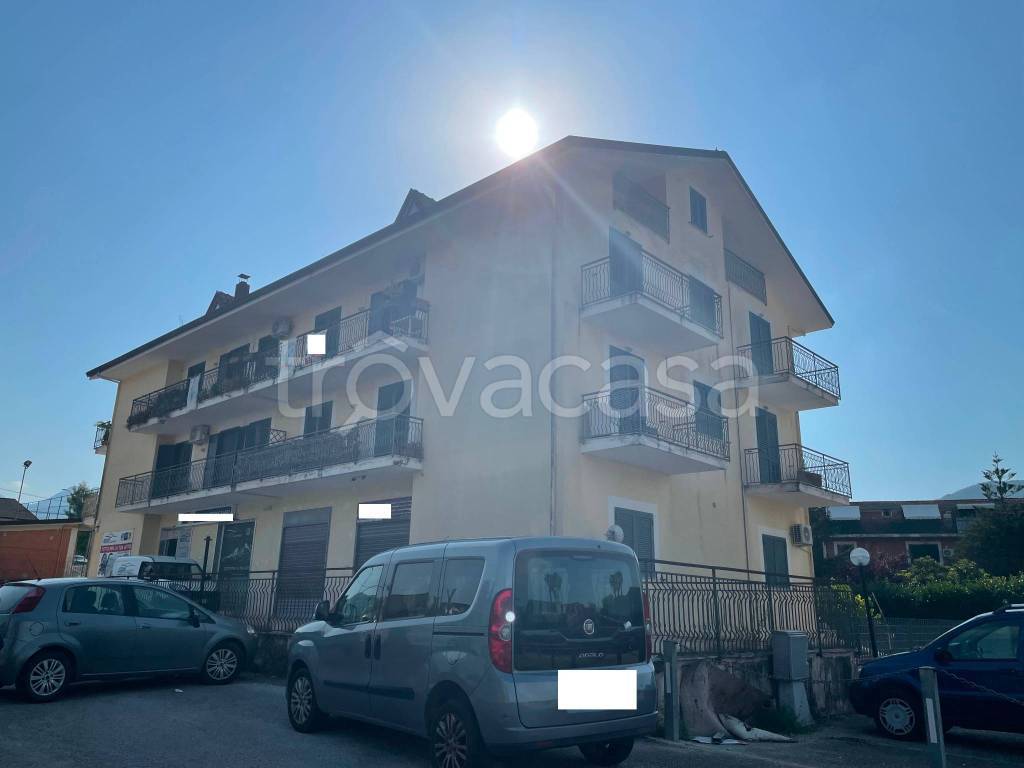 appartamento in vendita a Giffoni Sei Casali in zona Malche