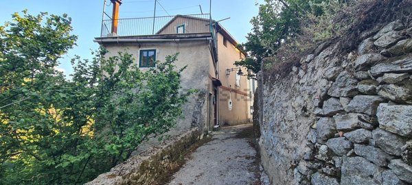 appartamento in vendita a Giffoni Sei Casali in zona Sieti
