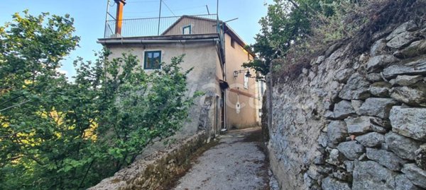 casa indipendente in vendita a Giffoni Sei Casali in zona Sieti