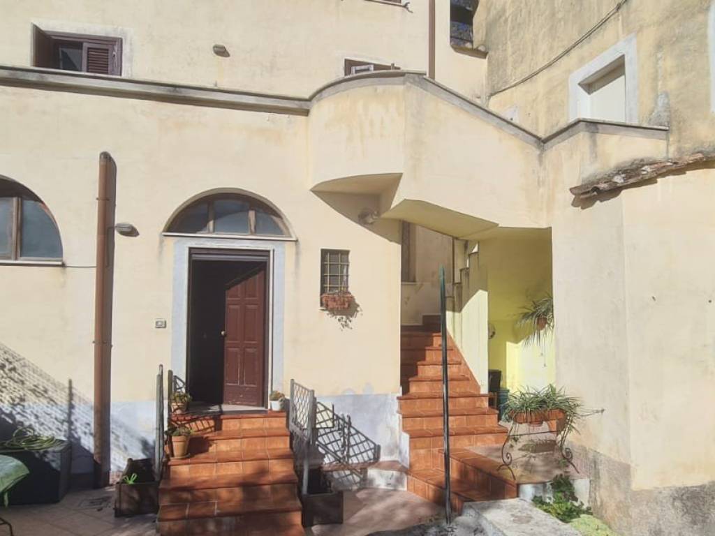 casa indipendente in vendita a Giffoni Sei Casali in zona Sieti