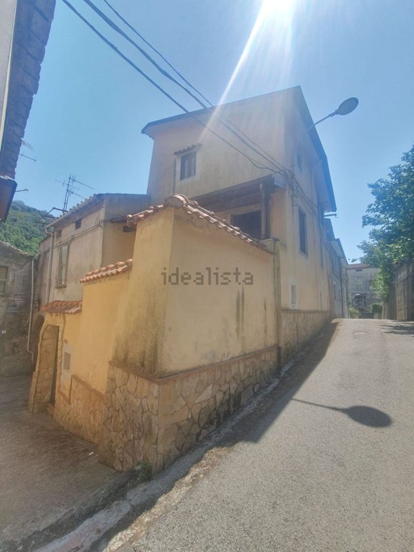 appartamento in vendita a Giffoni Sei Casali in zona Prepezzano