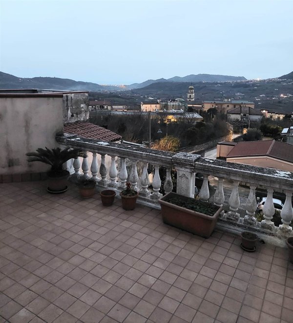 appartamento in vendita a Giffoni Sei Casali in zona Capitignano