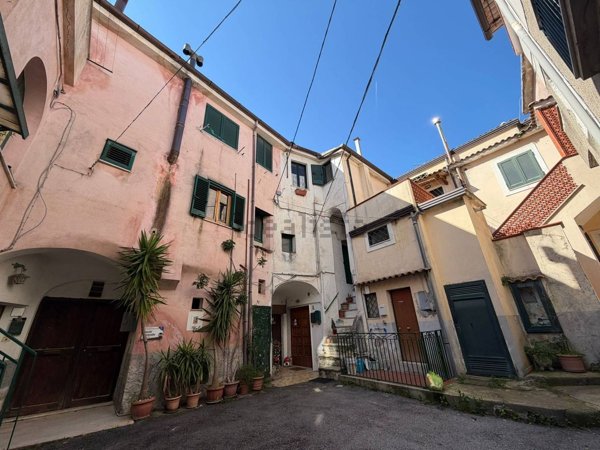 appartamento in vendita a Giffoni Sei Casali in zona Sieti