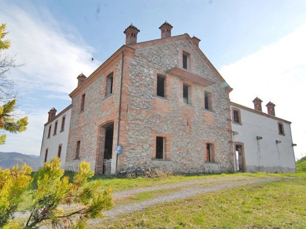 casale in vendita a Ceva