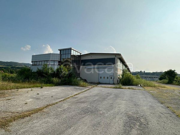 locale commerciale in vendita a Ceva