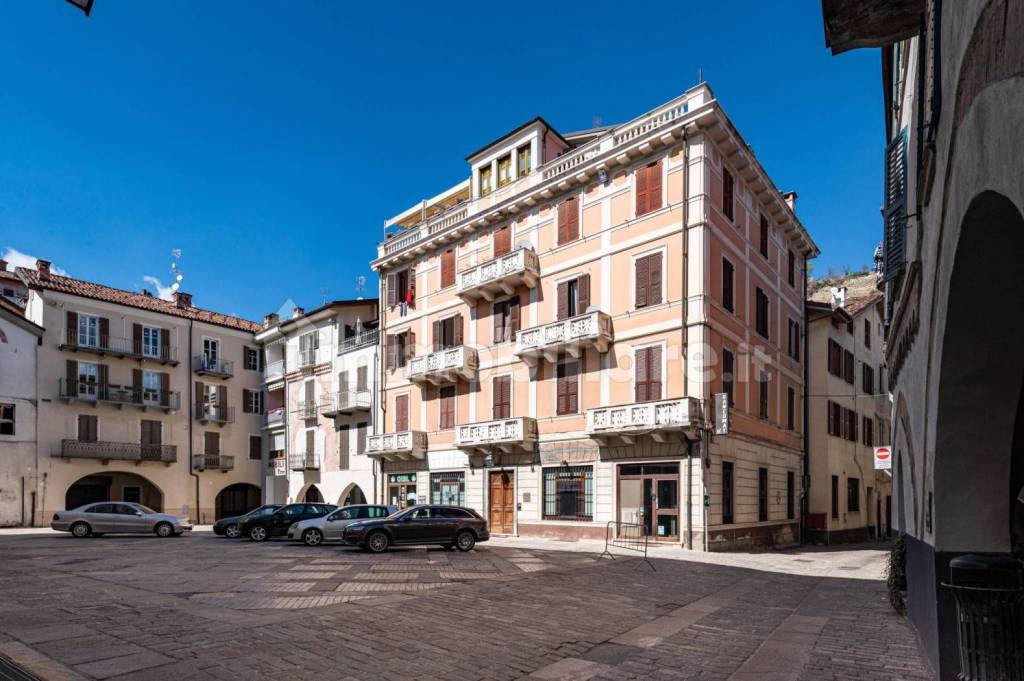 negozio in vendita a Ceva