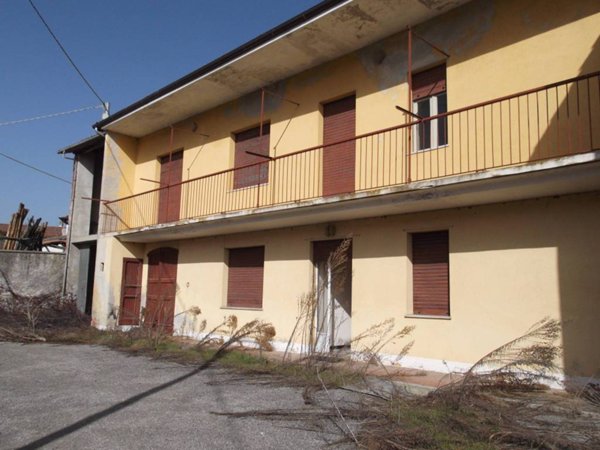 casa indipendente in vendita a Ceva