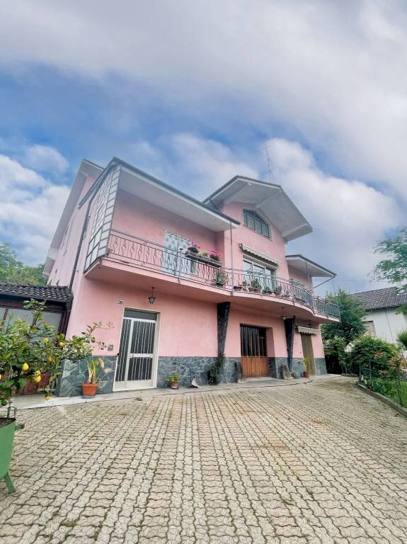 casa indipendente in vendita a Ceva