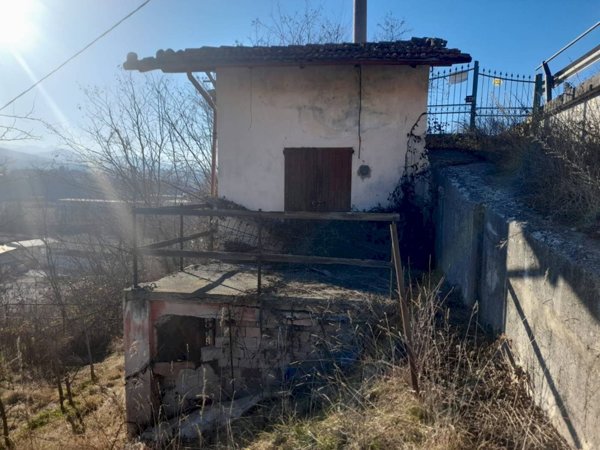 casale in vendita a Ceva