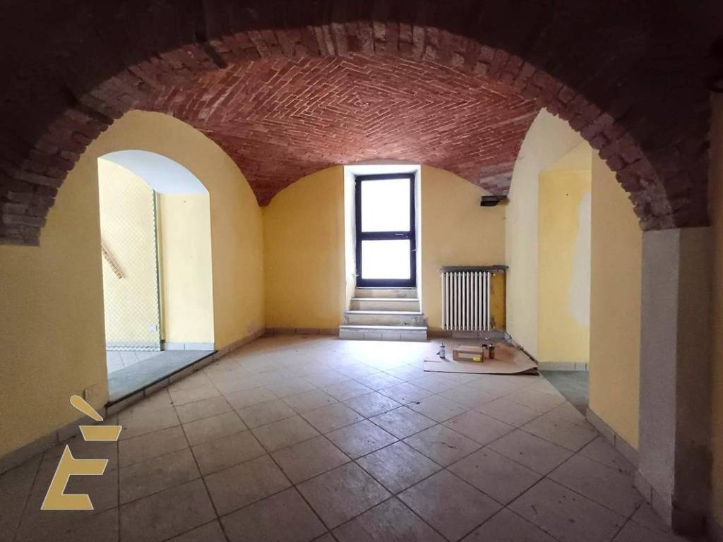 negozio in vendita a Ceva