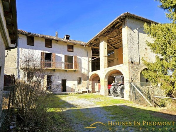 casale in vendita a Ceva