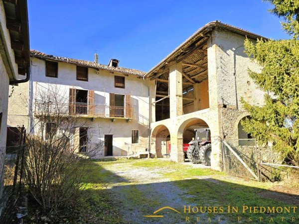casale in vendita a Ceva