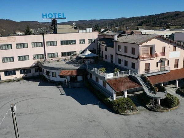 negozio in vendita a Ceva