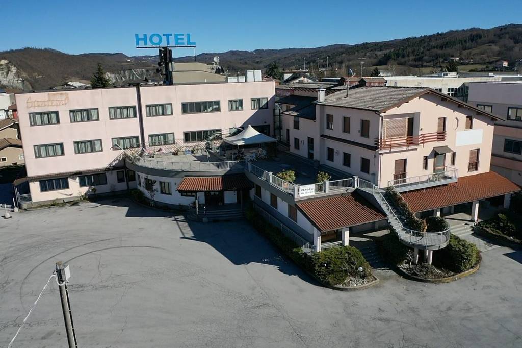 negozio in vendita a Ceva