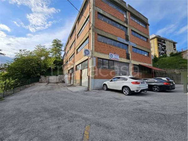 locale commerciale in vendita a Ceva