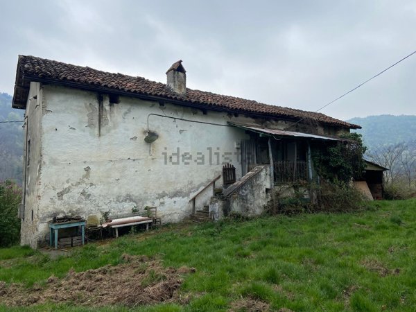 casale in vendita a Ceva
