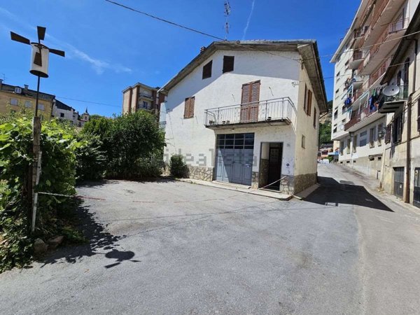casa indipendente in vendita a Ceva