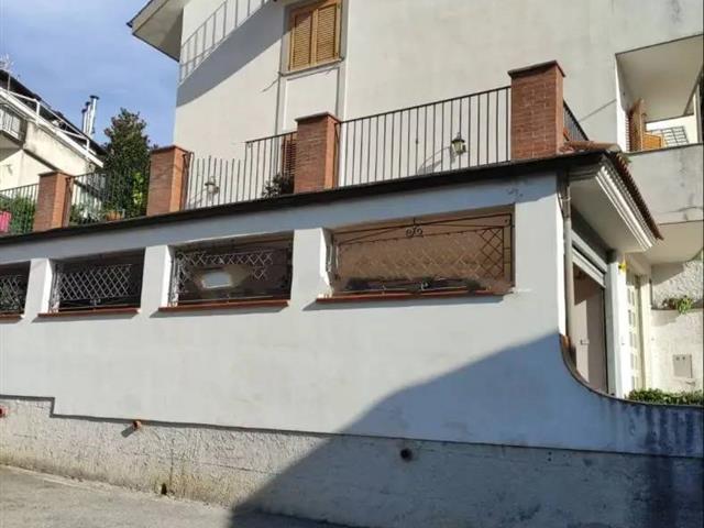 casa indipendente in vendita a Giffoni Valle Piana