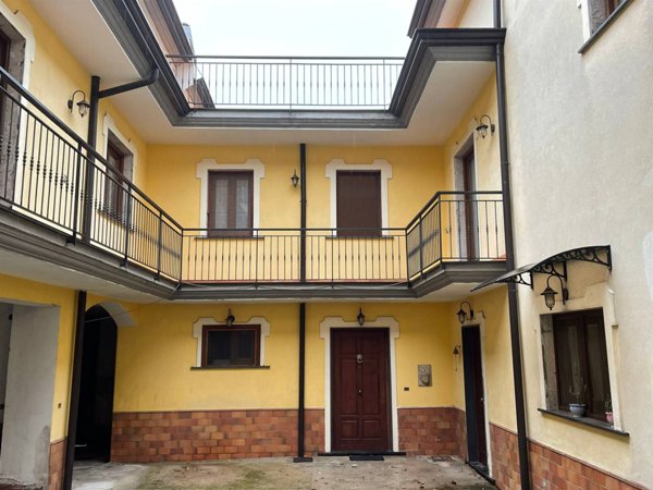 casa indipendente in vendita a Giffoni Valle Piana in zona Catelde