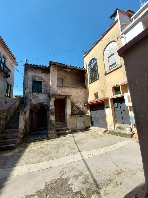 appartamento in vendita a Giffoni Valle Piana in zona Curticelle