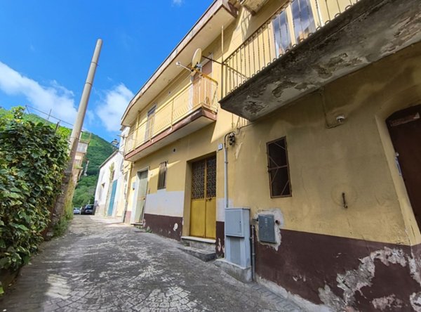 casa semindipendente in vendita a Giffoni Valle Piana