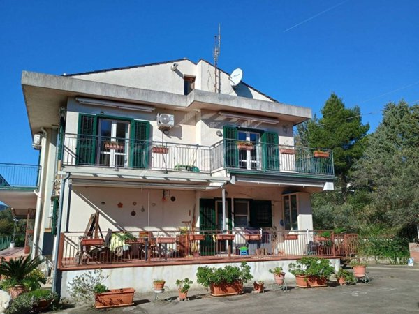 casa indipendente in vendita a Giffoni Valle Piana