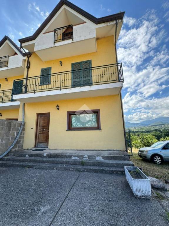 casa indipendente in vendita a Giffoni Valle Piana in zona Ornito