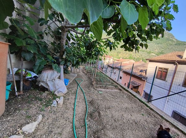 appartamento in vendita a Giffoni Valle Piana in zona Vassi