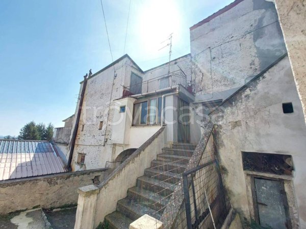 appartamento in vendita a Giffoni Valle Piana in zona Curti
