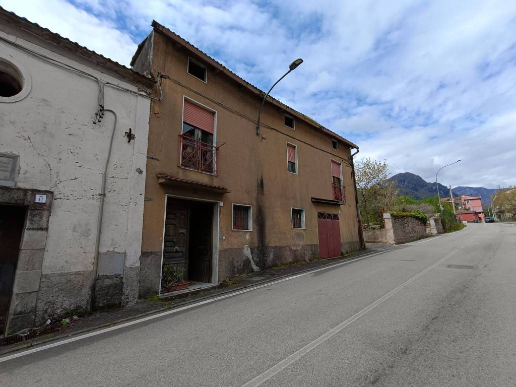 casa indipendente in vendita a Giffoni Valle Piana in zona San Giovanni