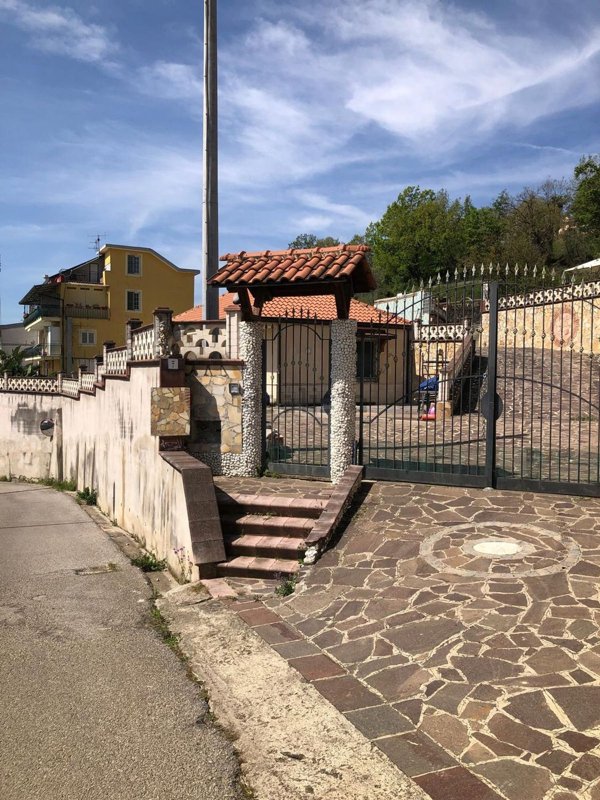 casa indipendente in vendita a Giffoni Valle Piana