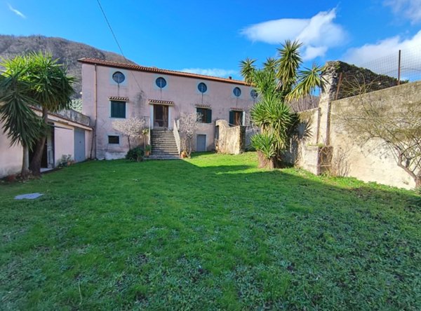 casa indipendente in vendita a Giffoni Valle Piana