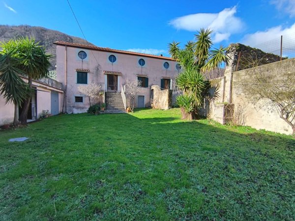 appartamento in vendita a Giffoni Valle Piana in zona Santa Caterina